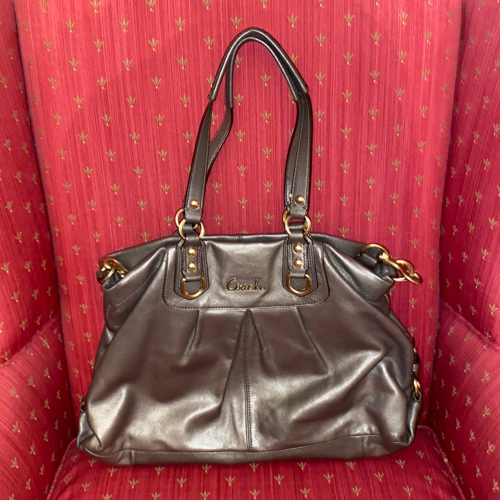 COACH BAG! Never been used! Comes with king strap that can be taken off.